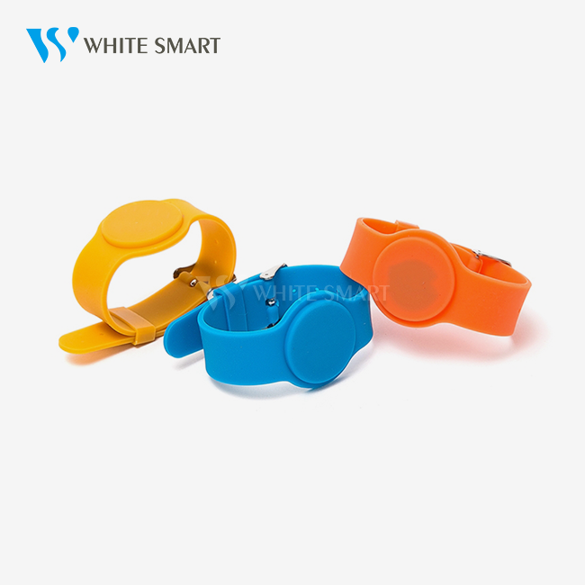 RFID adjustable silicone wristband